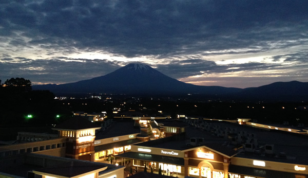 御殿場　夏の富士山